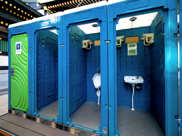 Best Portable bathroom rental  in Englewood, FL
